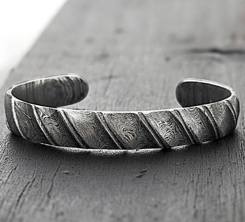 Damascus Steel Cuff Bracelet – Forged Men’s Bangle, Handmade Rustic Bracelet, Unique Textured Steel Jewelry for Him.