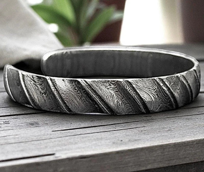 Damascus Steel Cuff Bracelet – Forged Men’s Bangle, Handmade Rustic Bracelet, Unique Textured Steel Jewelry for Him.